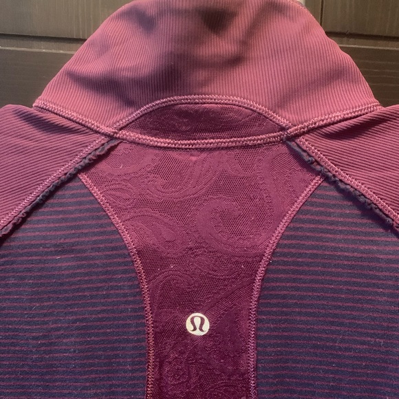 Sz 10, Lululemon running top.  Soft rulu fabric. - Picture 3 of 5